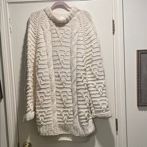 Hand Knit 💯 Wool Elegant Cream Cable Knit Sweater or Dress